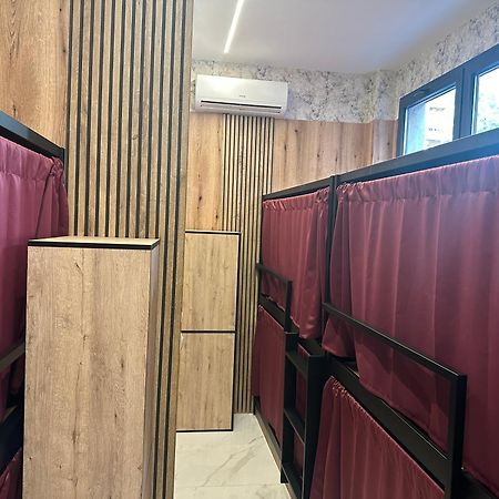 Velvet Hostels Pacifico Madrid Exterior photo